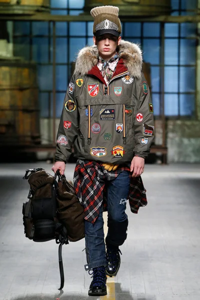 Look 24